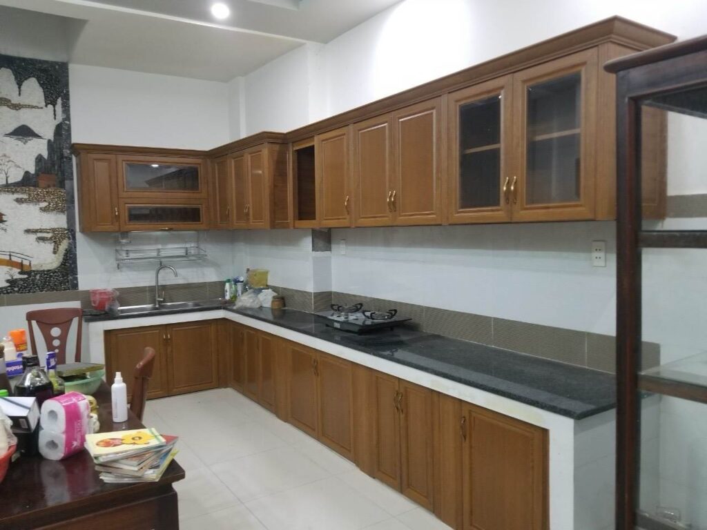 Tủ bếp nhôm vân gỗ