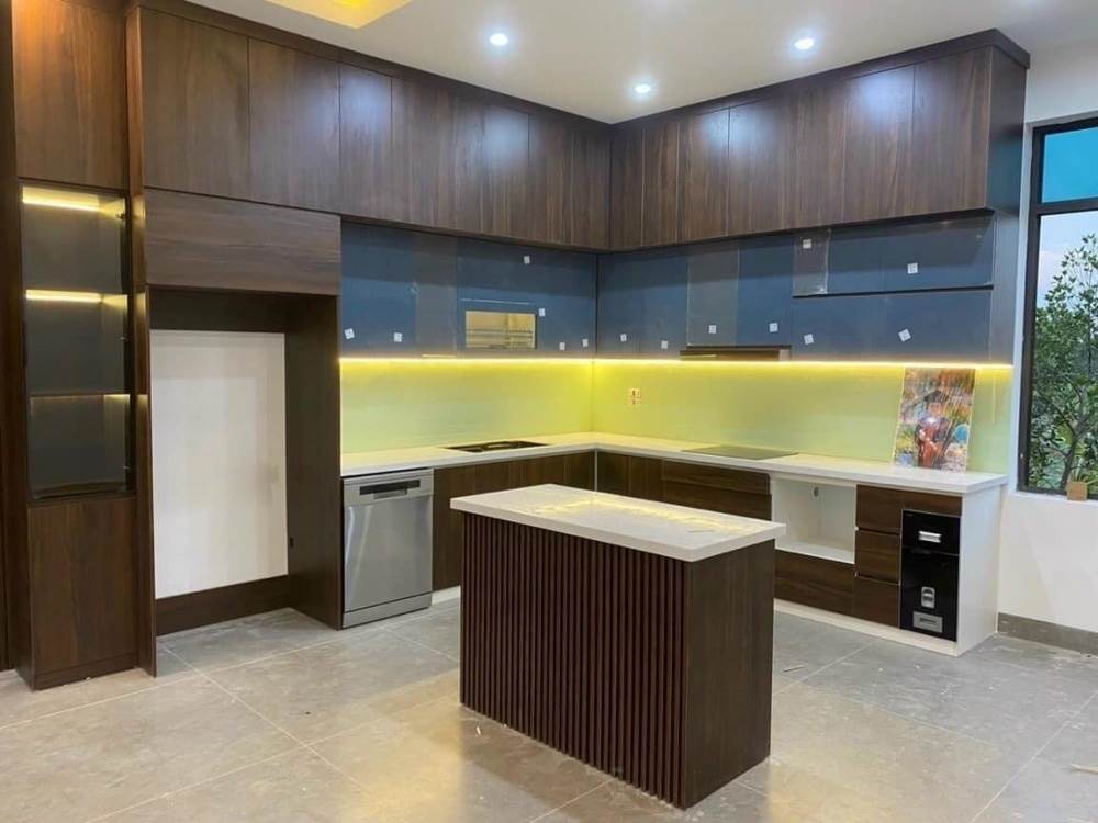 Tủ bếp nhôm vân gỗ 