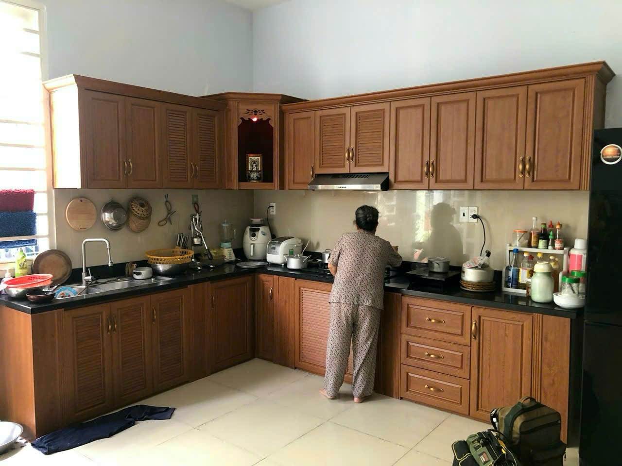 Tủ Bếp Cổ Điển