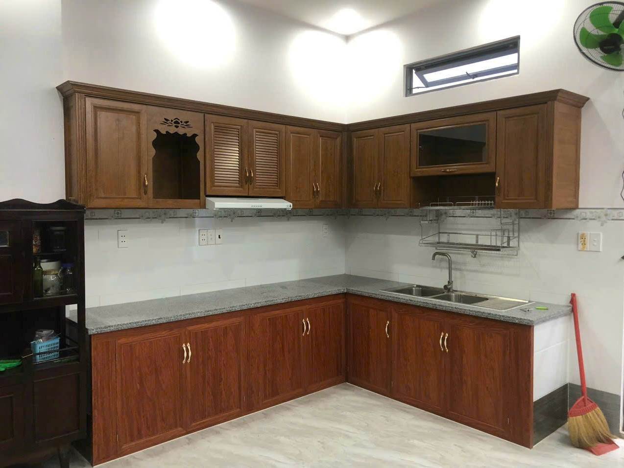 Tủ Bếp Cổ Điển