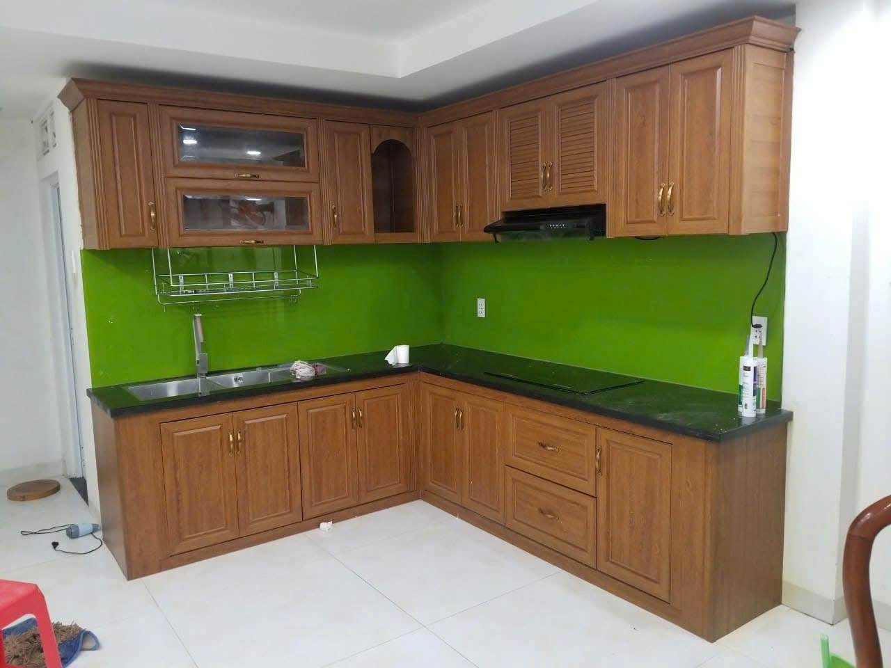 Tủ Bếp Nhôm Vân Gỗ Grando