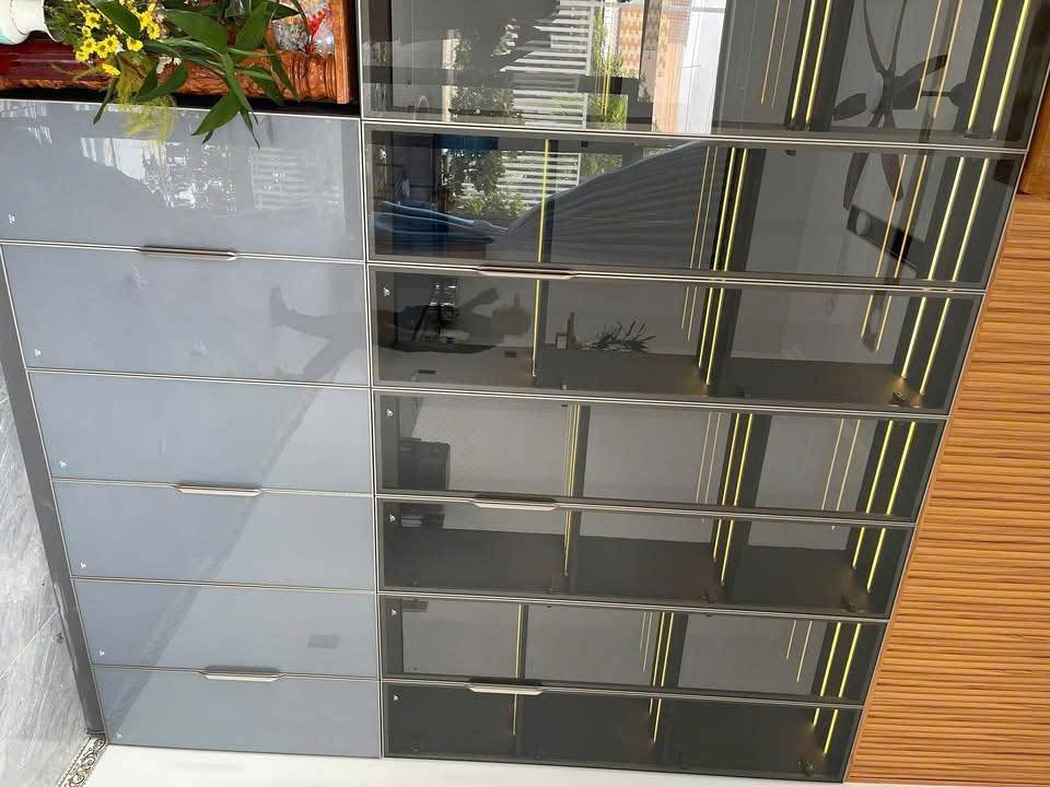 Hệ Nhôm Tay Nắm Vuông