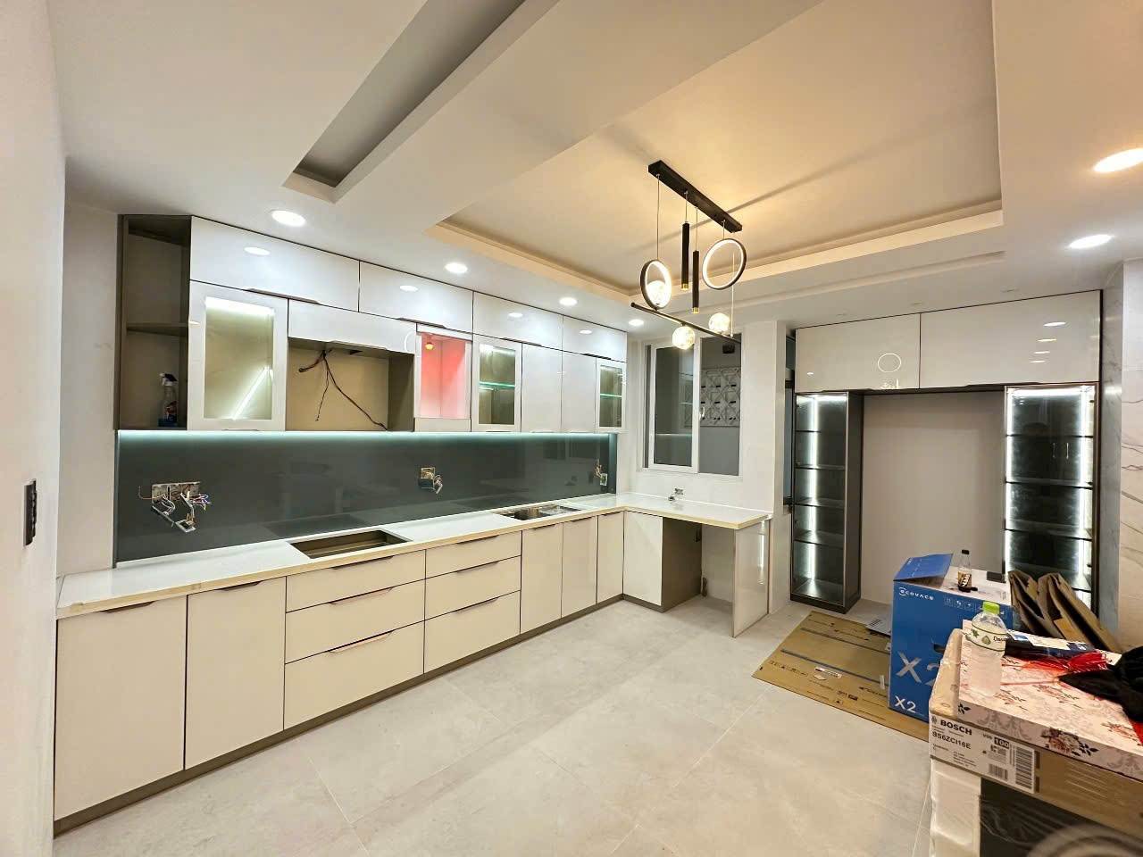 Kích Thước Tiêu Chuẩn Tủ Bếp Nhôm Kính