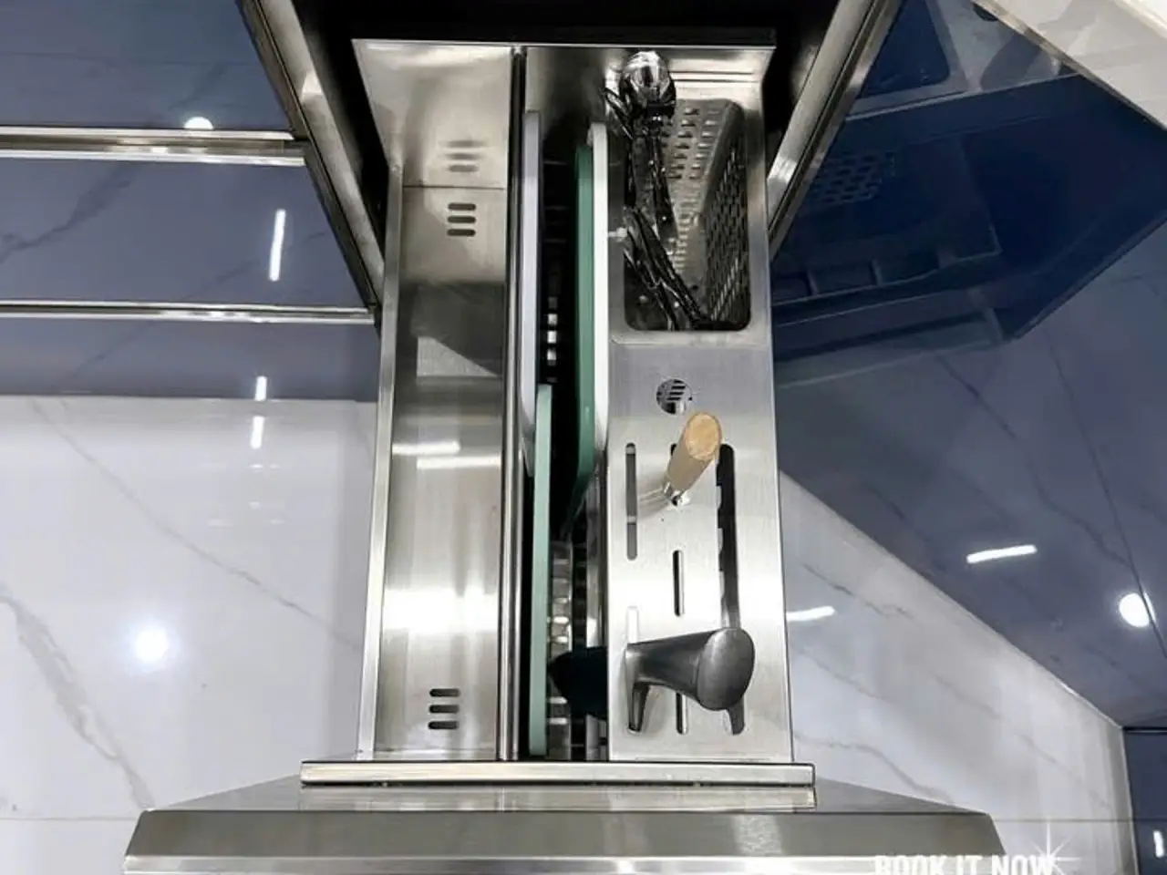 Tủ Bếp Inox Cánh Kính